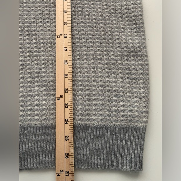Saks Fifth Avenue Men’s Cashmere Sweater Gray Excellent XL - Picture 6 of 10